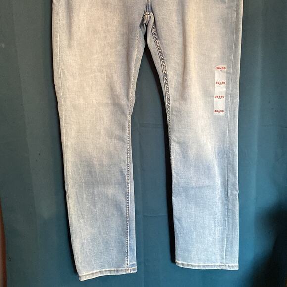 Old Navy Slim Fit 360 Degree Stretch Light Blue Jeans - Picture 13 of 15